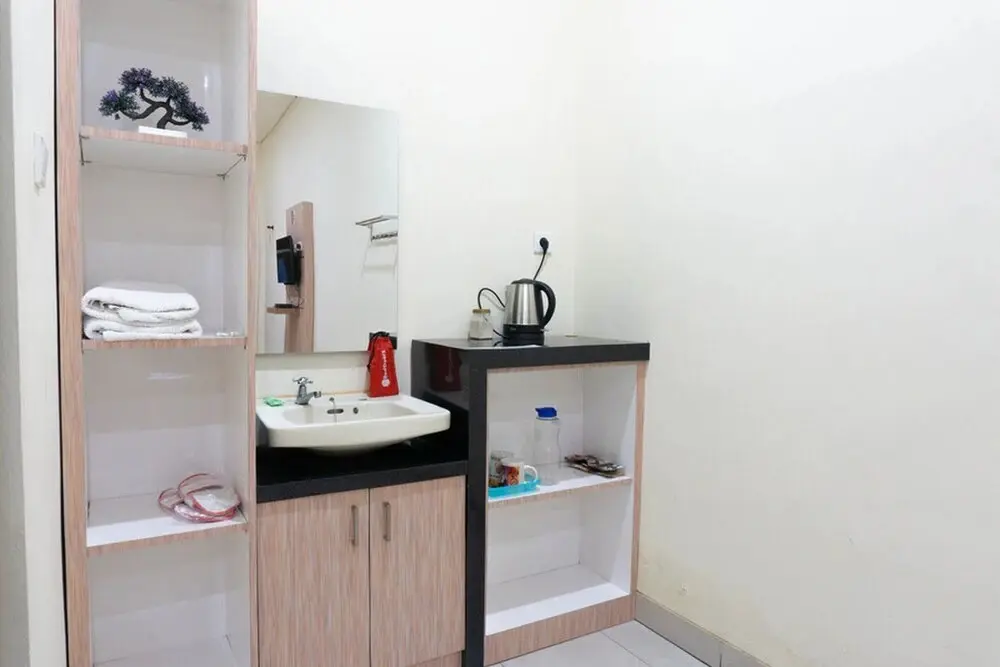 Сумбава-Бесар: RedDoorz Syariah near Sultan Muhammad Kaharuddin Airport