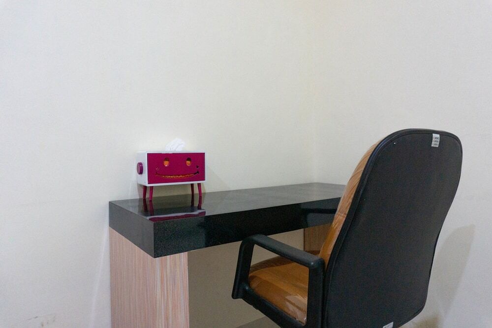 Сумбава-Бесар: RedDoorz Syariah near Sultan Muhammad Kaharuddin Airport
