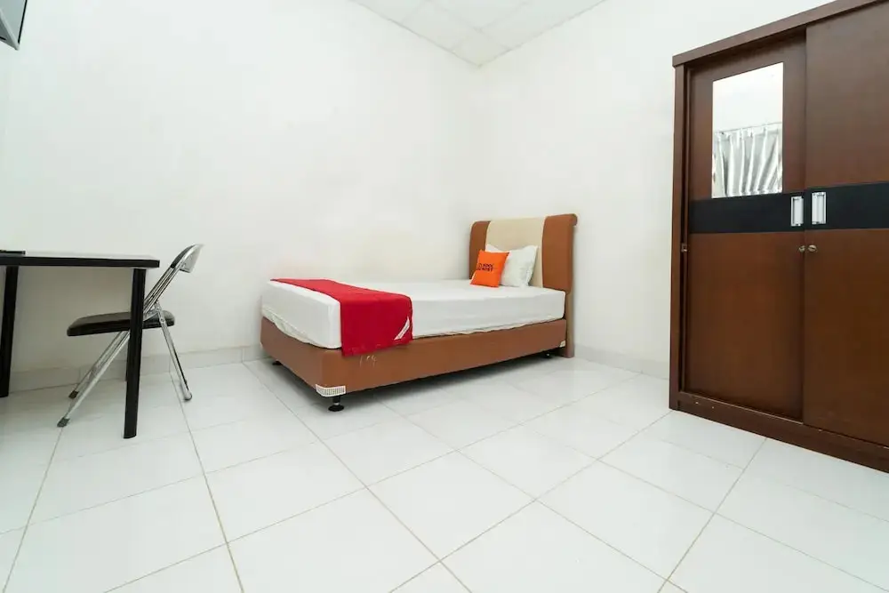 Тангеранг: KoolKost Syariah near Summarecon Mall Serpong