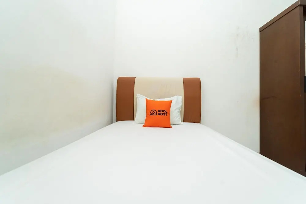 Тангеранг: KoolKost Syariah near Summarecon Mall Serpong