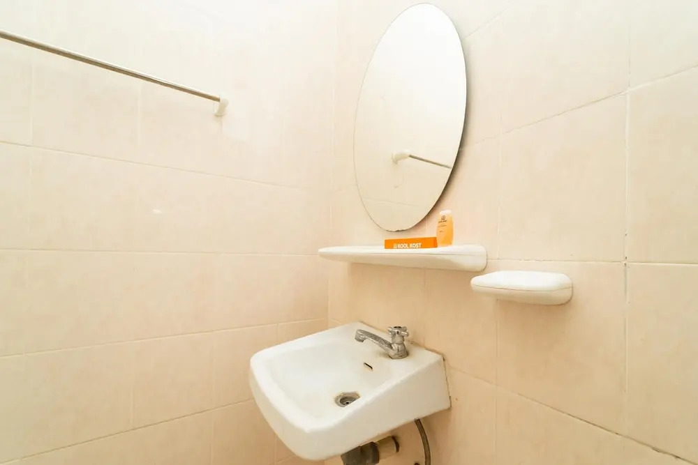 Тангеранг: KoolKost Syariah near Summarecon Mall Serpong