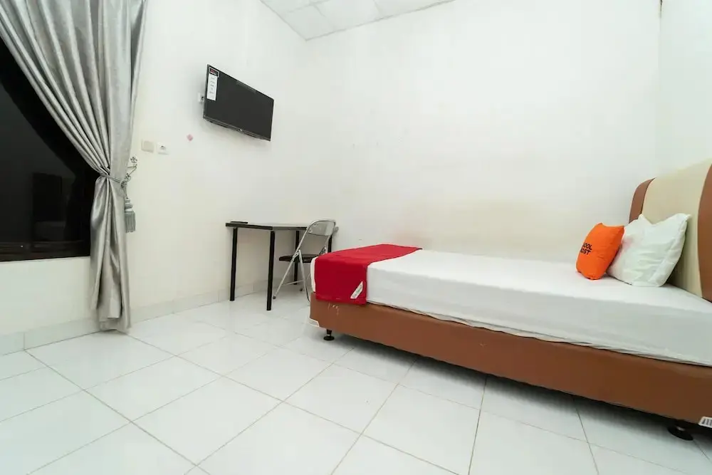 Тангеранг: KoolKost Syariah near Summarecon Mall Serpong