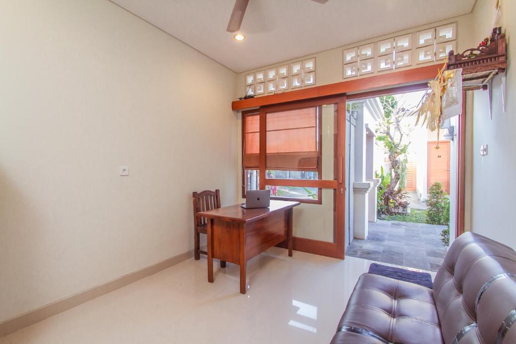 Санур: Cening Ayu Sanur