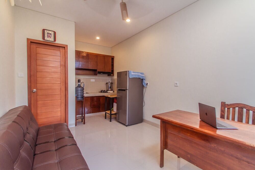 Санур: Cening Ayu Sanur