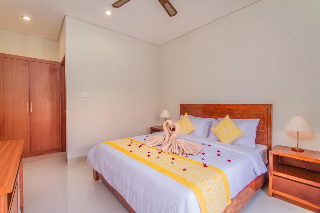 Санур: Cening Ayu Sanur