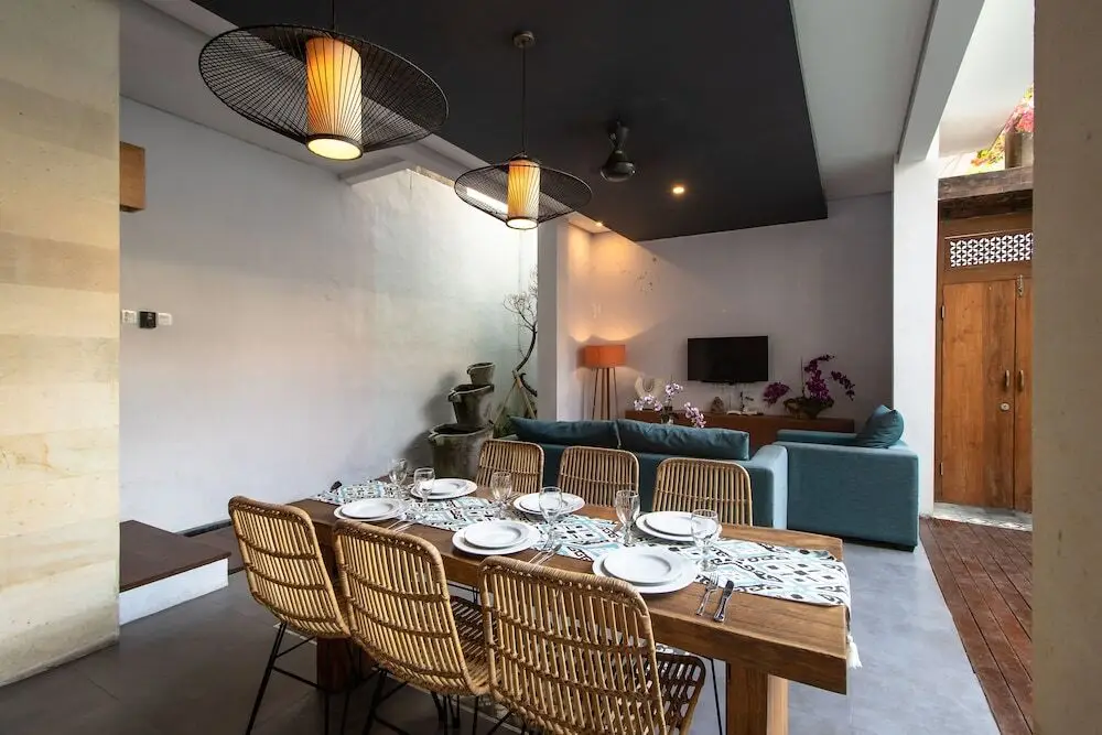 Кута: Three Bedroom Villa In Seminyak Wbreakfast
