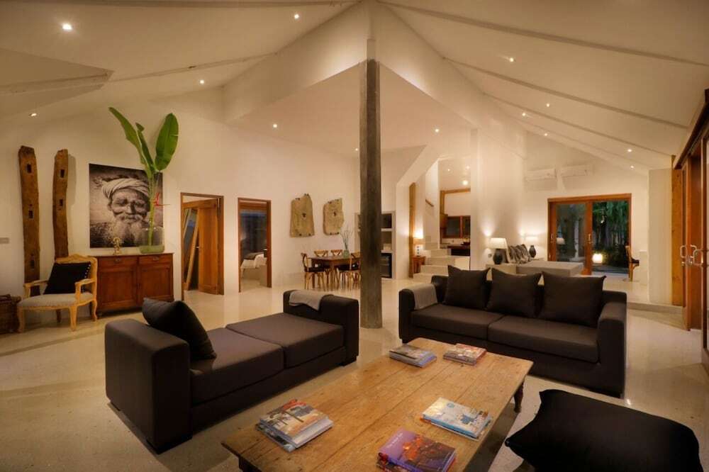 Чангу: Amazing Villa With Pool and Huge Lawn