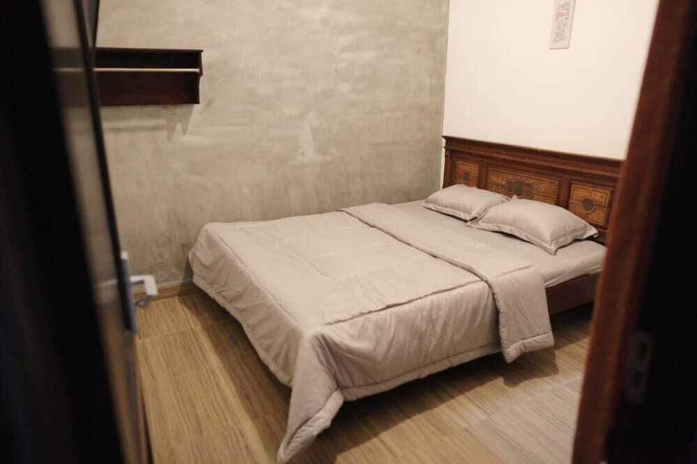 Сурабая: Nginepyuk Homestay