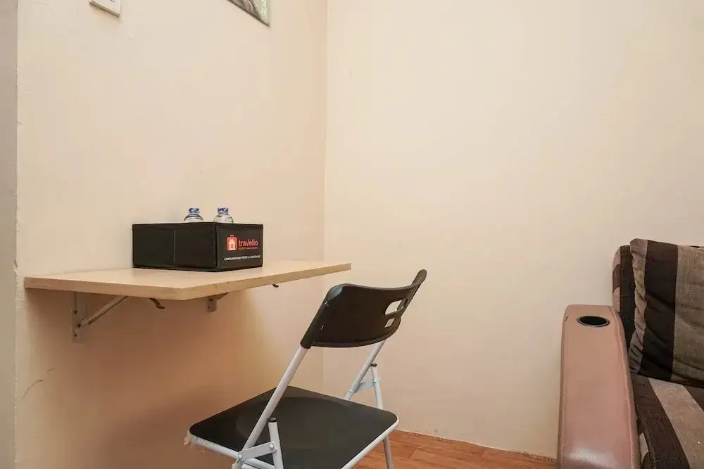 Джакарта: Modern Studio Apartment @ City Park