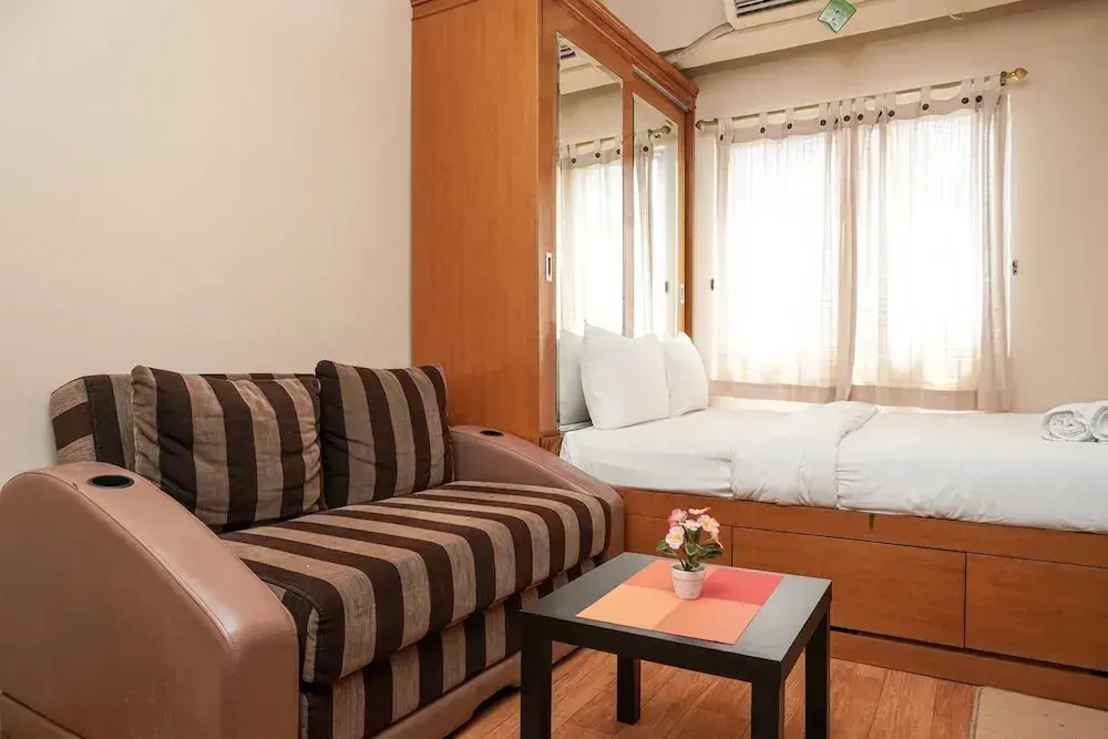 Джакарта: Modern Studio Apartment @ City Park