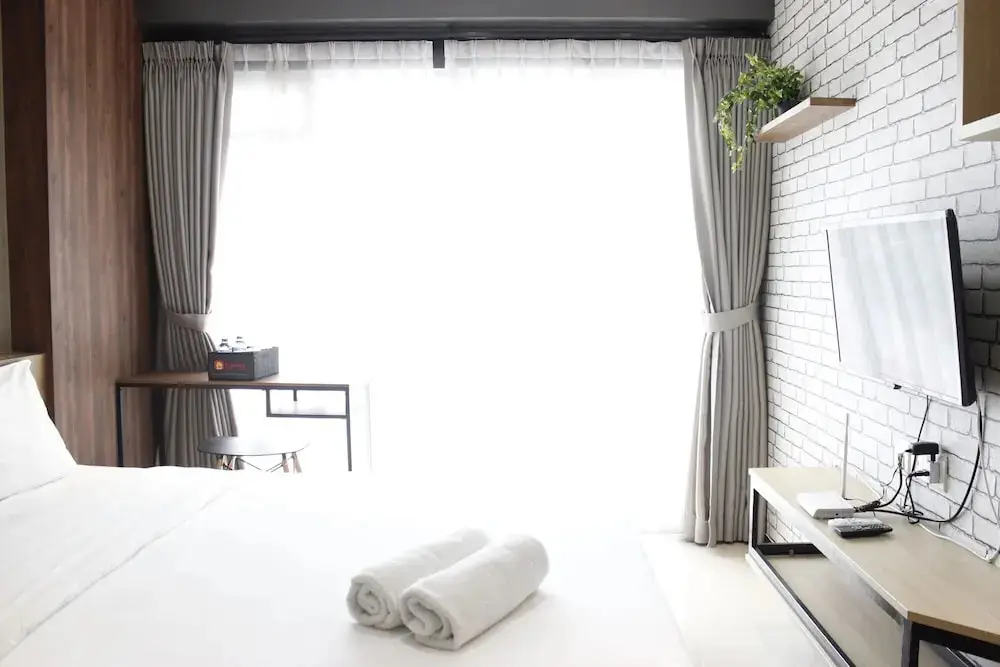 Бандунг: Artistic & Scenic Studio at Gateway Pasteur near Cimahi