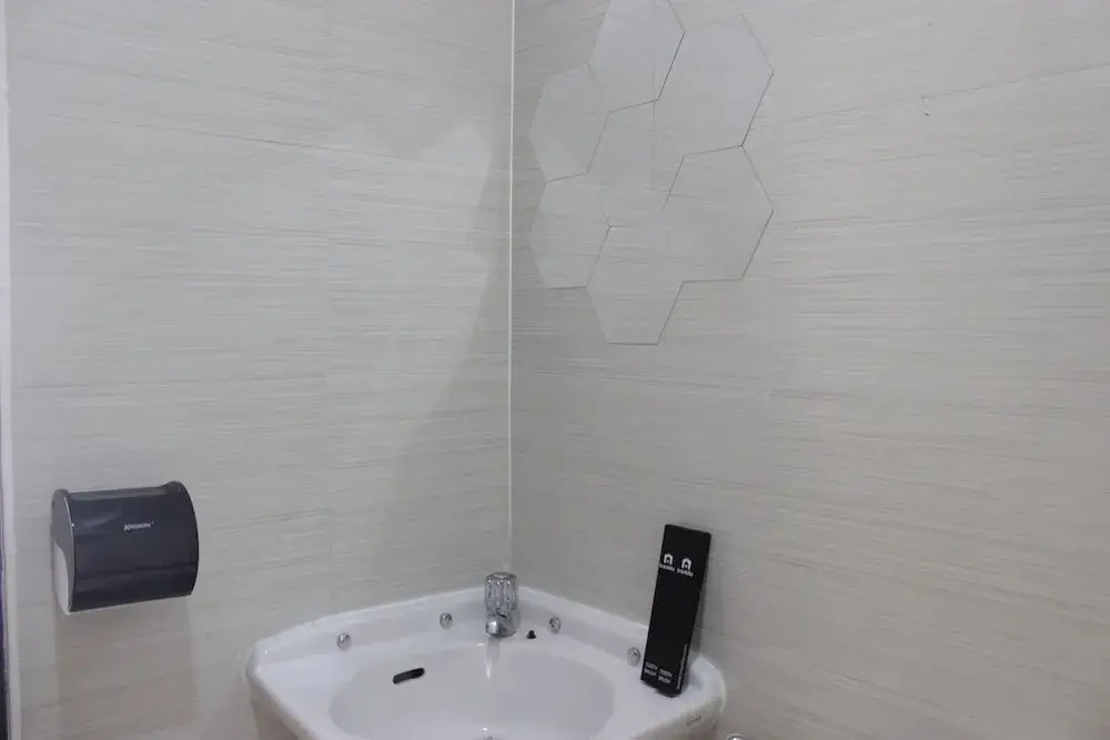 Бандунг: Spacious & Stylish Studio at Gateway Pasteur Apartment