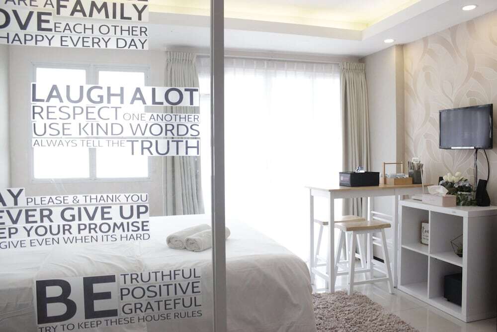 Бандунг: Spacious & Stylish Studio at Gateway Pasteur Apartment