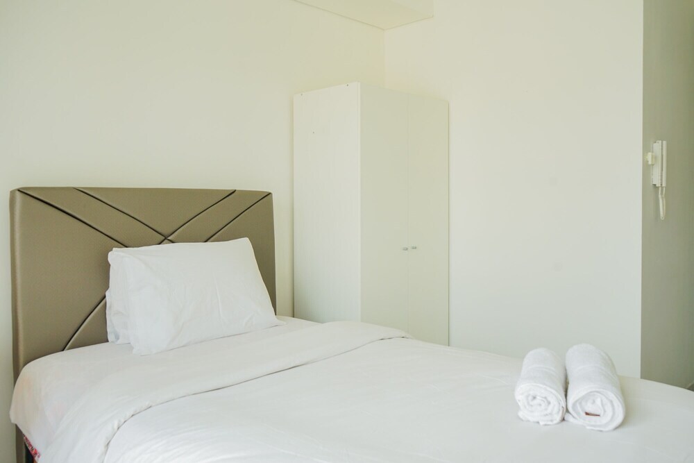 Legok: Cool And Comfortable Studio Casa De Parco Apartment