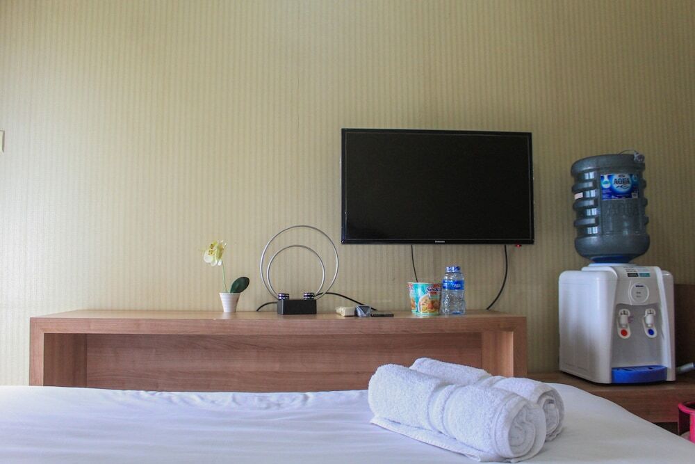 Южный Тангеранг: Affordable Price Studio at Sky View Apartment