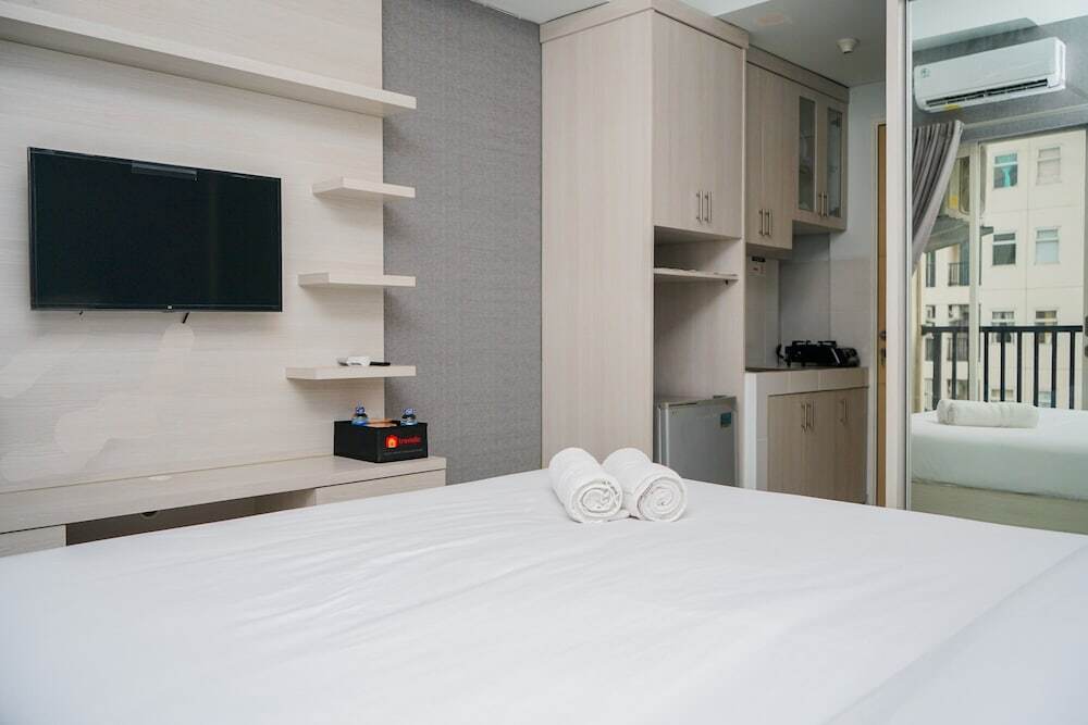 Тангеранг: Minimalist Style Studio Ayodhya Apartment