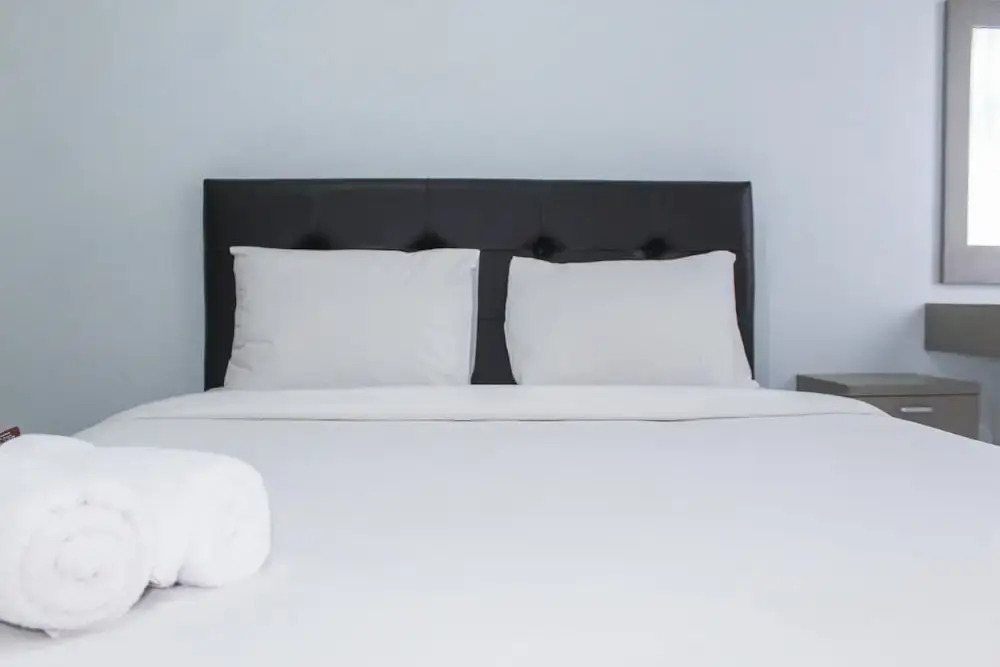 Тангеранг: Warm Studio Apartment at Ayodhya Residences