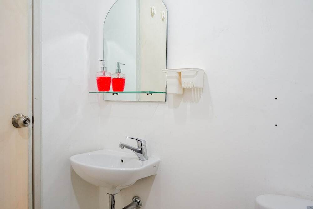 Тангеранг: Comfy and Modern 2BR Apartment at Aeropolis Residence