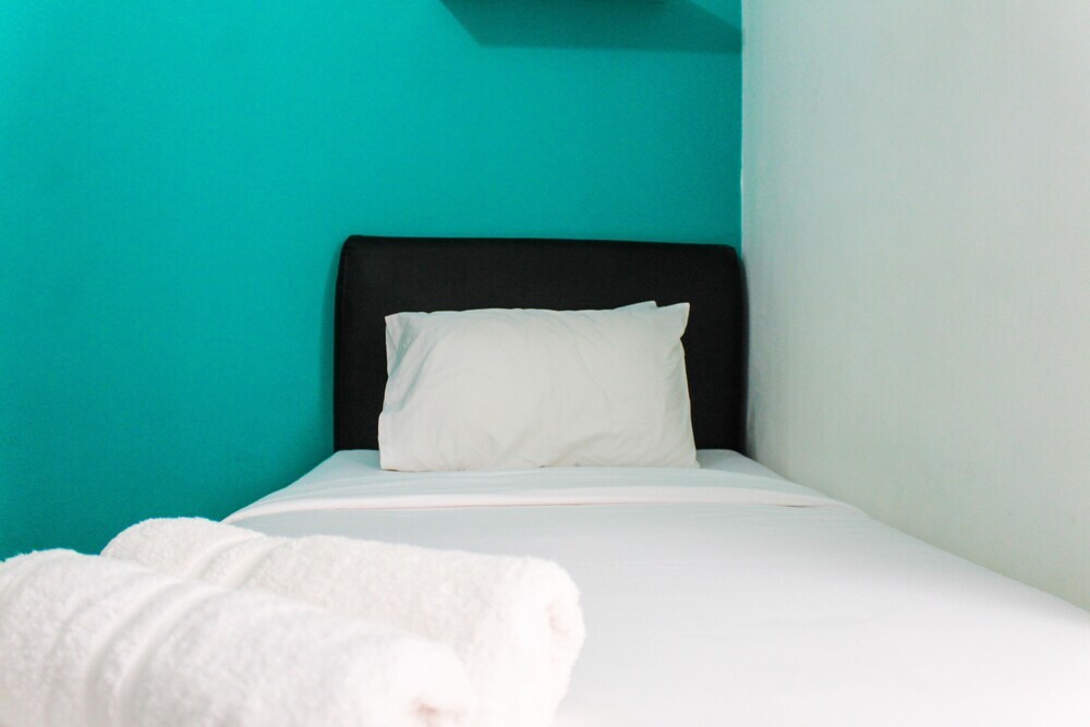 Тангеранг: Minimalist and Stylish Studio Aeropolis Tangerang Apartment