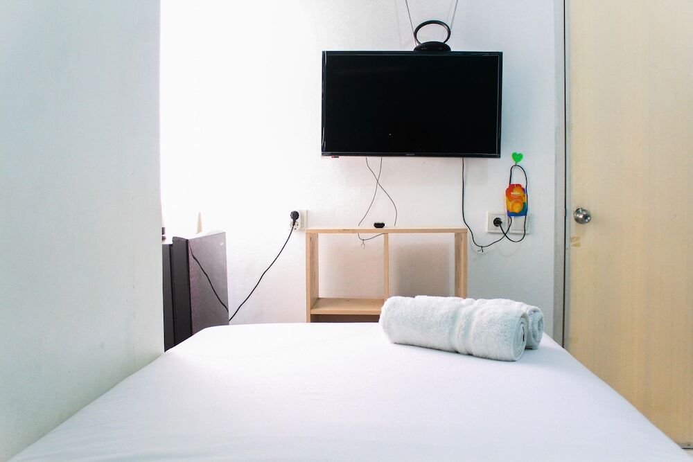 Тангеранг: Minimalist and Stylish Studio Aeropolis Tangerang Apartment