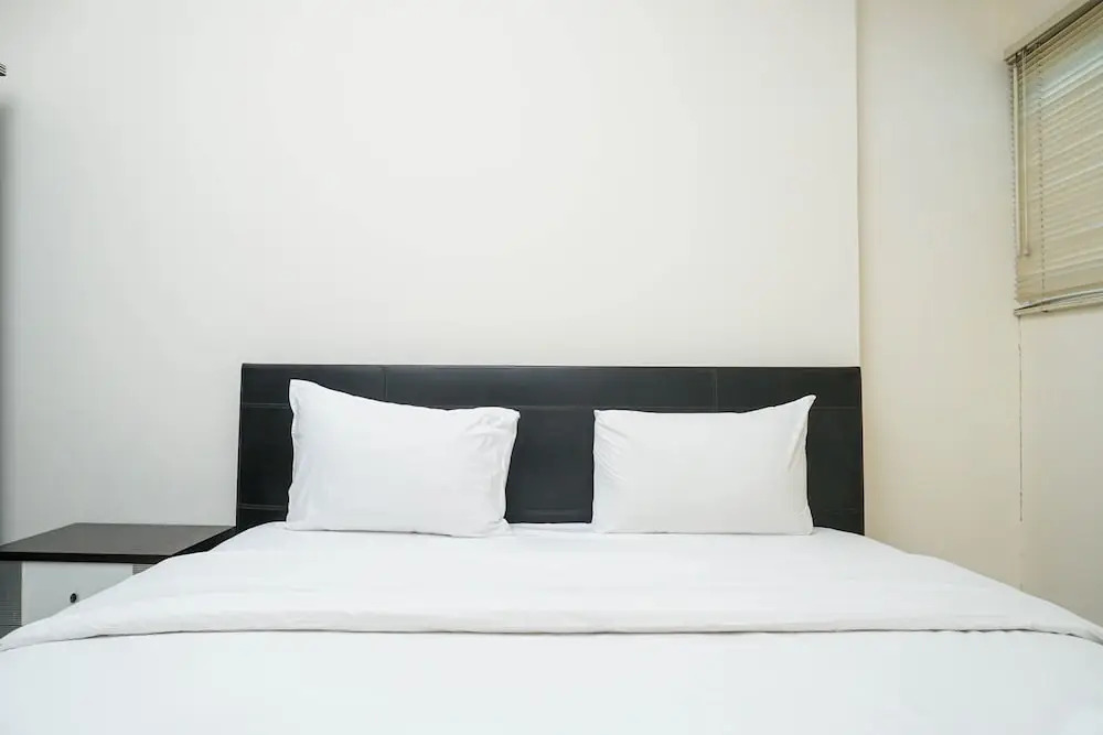 Cozy and Minimalist 2BR at Marbella Kemang Apartment — фото 1