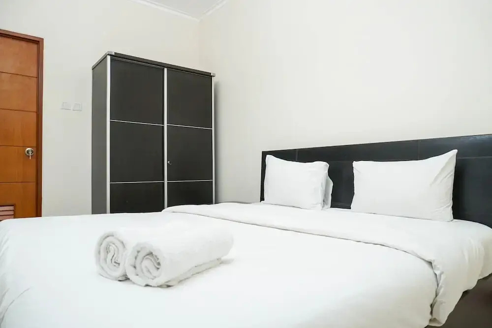 Джакарта: Cozy and Minimalist 2BR at Marbella Kemang Apartment