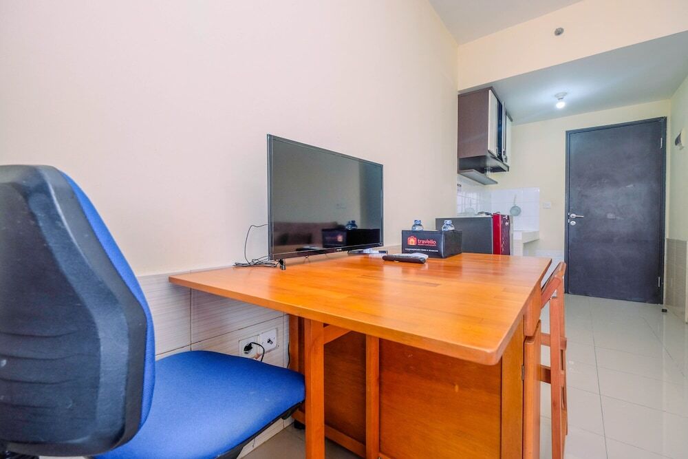 Депок: Homey Good Studio Depok Park View Condominium Apartment
