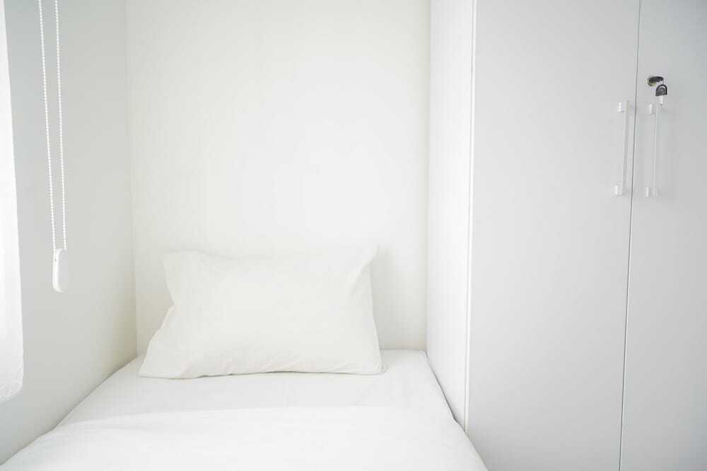 Южный Тангеранг: Minimalist 2BR at Emerald Bintaro Apartment