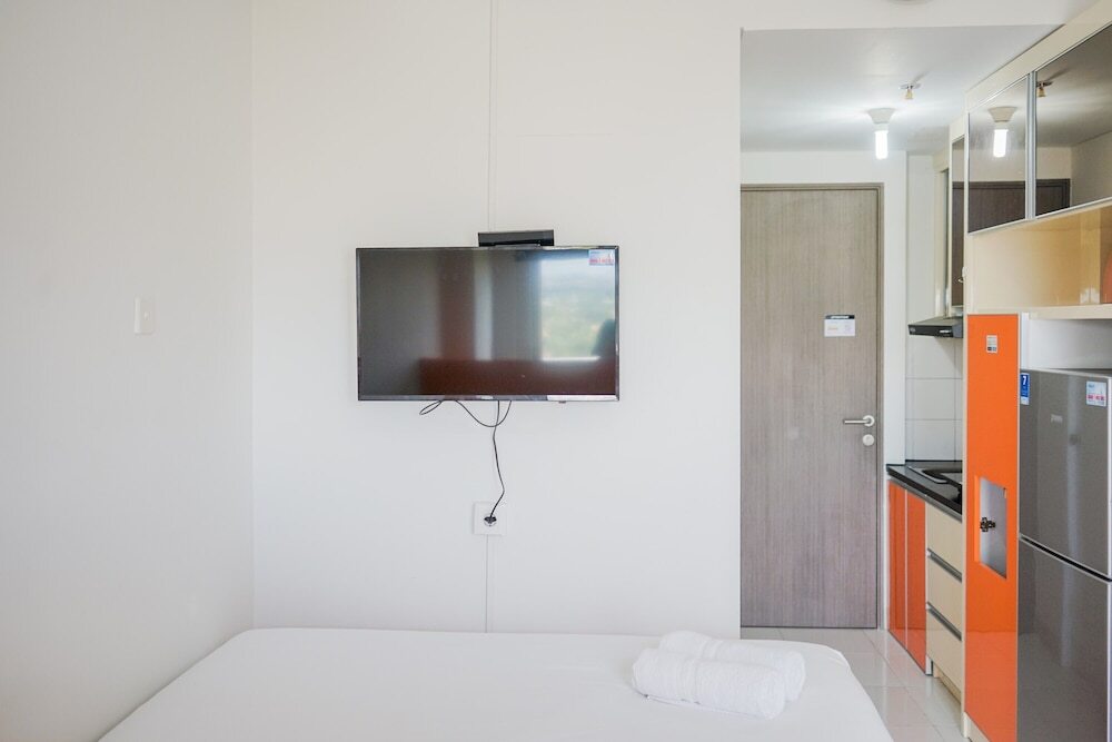 Южный Тангеранг: Cozy Studio Apartment at Emerald Bintaro near British School