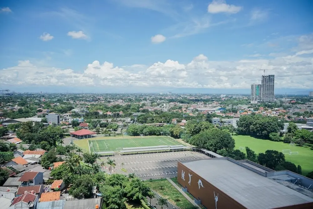 Южный Тангеранг: Cozy Studio Apartment at Emerald Bintaro near British School