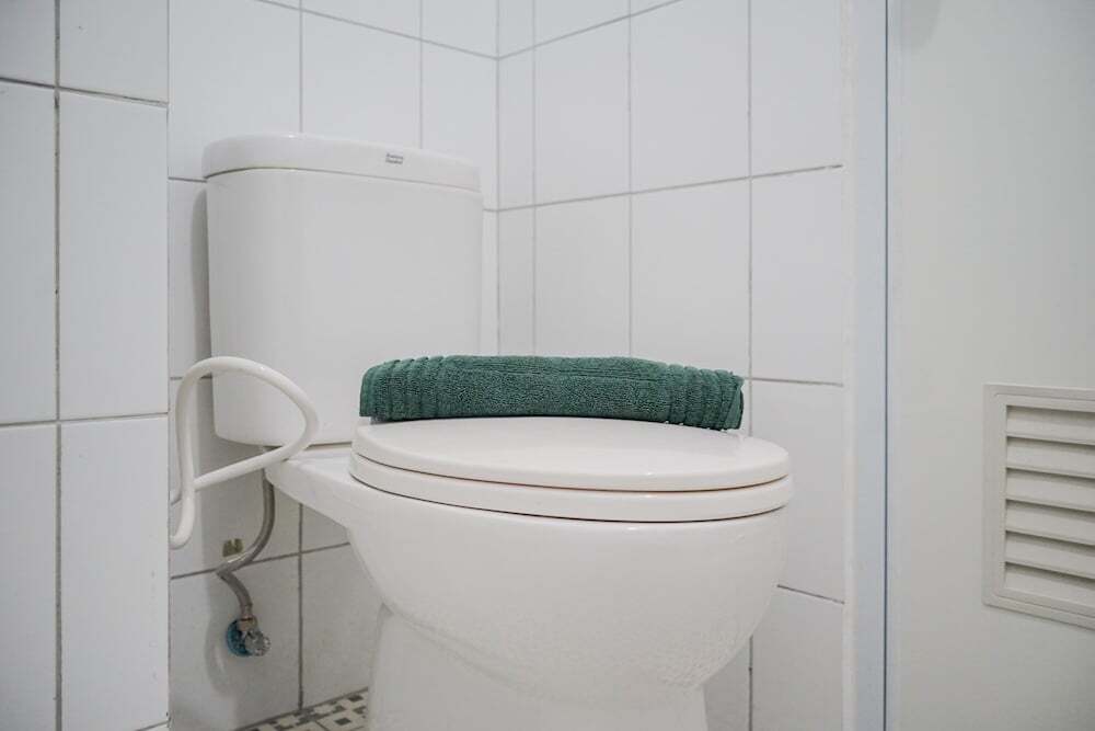 Южный Тангеранг: Cozy Studio Apartment at Emerald Bintaro near British School