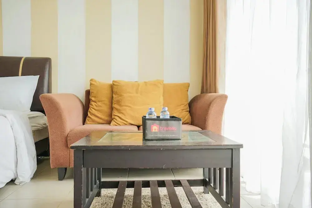 Южный Тангеранг: Relaxing Studio Apartment at Bintaro Plaza Residences with City View