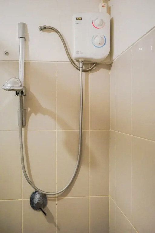 Южный Тангеранг: Relaxing Studio Apartment at Bintaro Plaza Residences with City View
