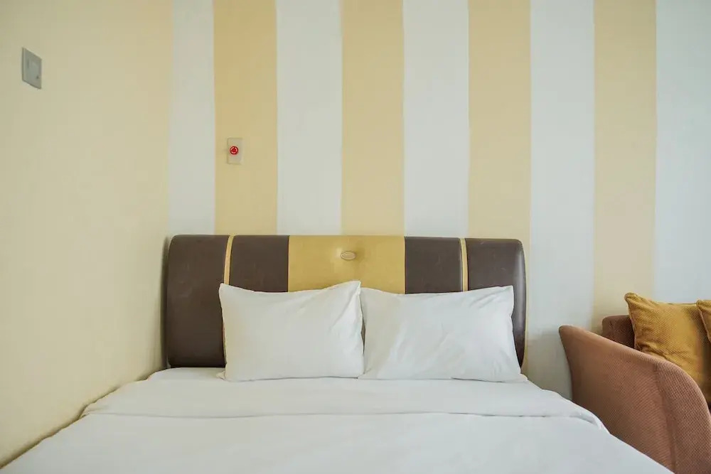 Южный Тангеранг: Relaxing Studio Apartment at Bintaro Plaza Residences with City View