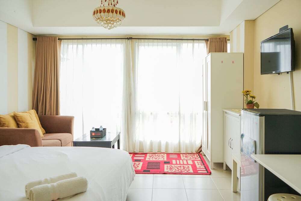 Южный Тангеранг: Relaxing Studio Apartment at Bintaro Plaza Residences with City View