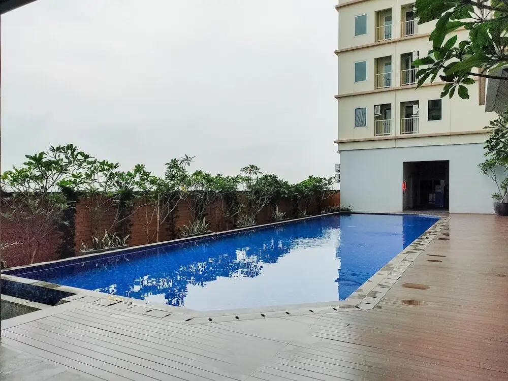 Караванг: Simply Look Studio Tamansari Mahogany Karawang Apartment