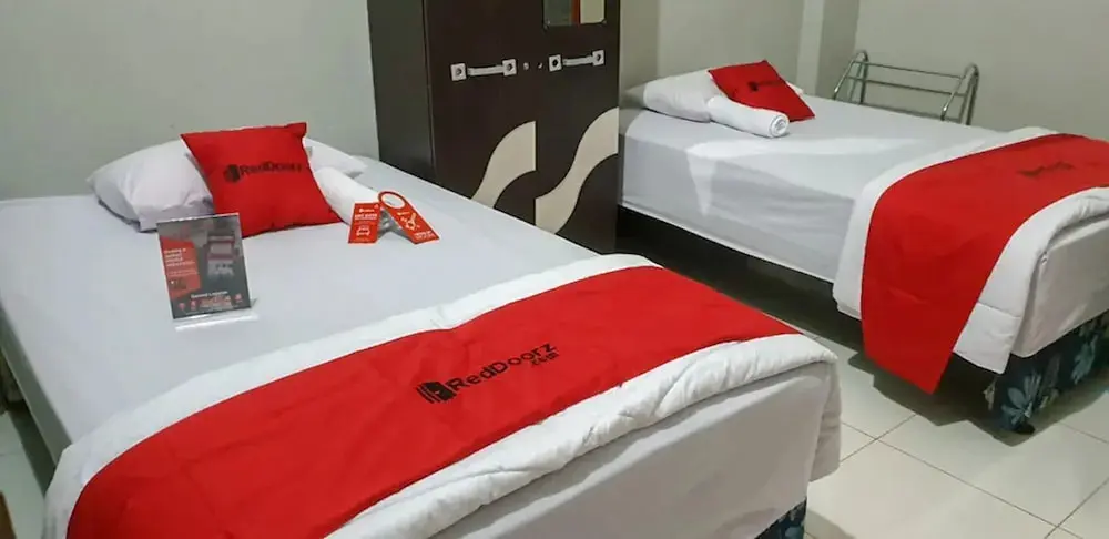 Мамуджу: RedDoorz @ Hotel Yaki Mamuju
