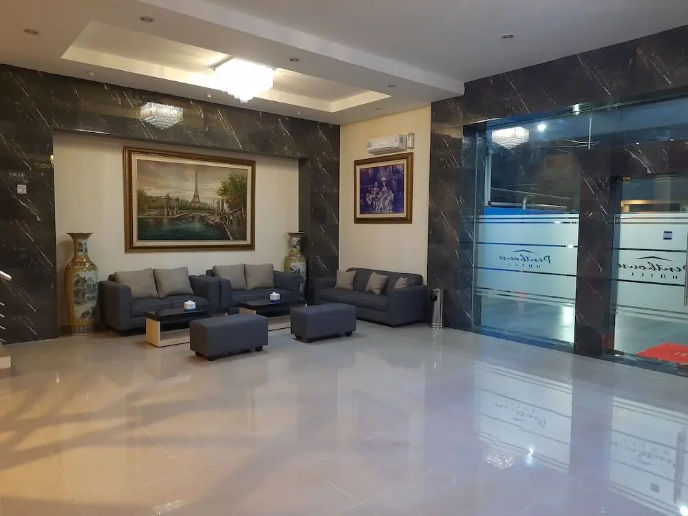 Джакарта: Ams Penthouse