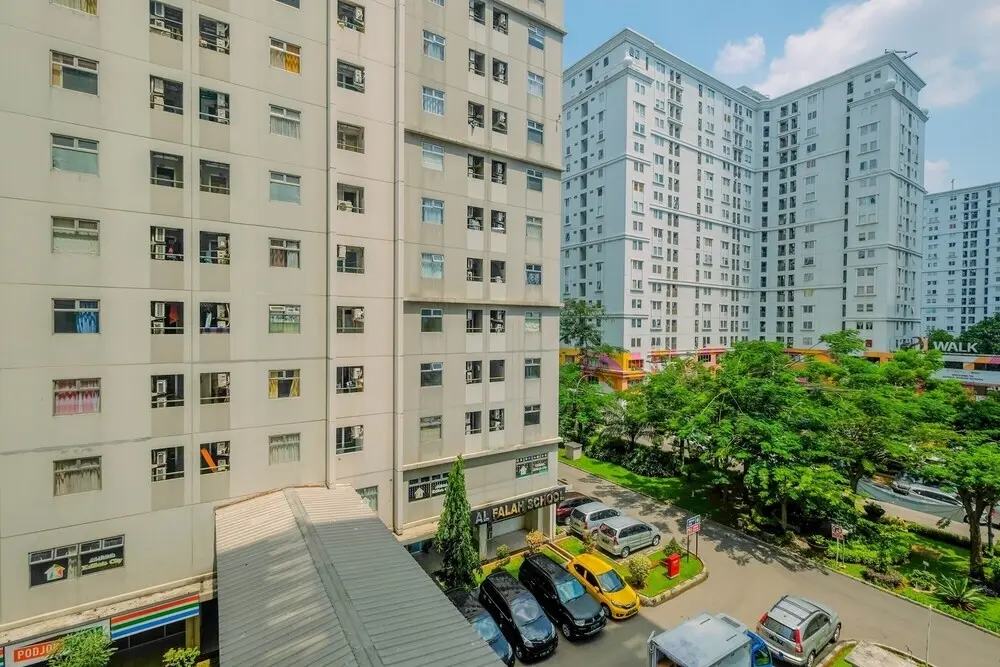 Джакарта: Relax 2Br Low Floor At Kalibata City Apartment