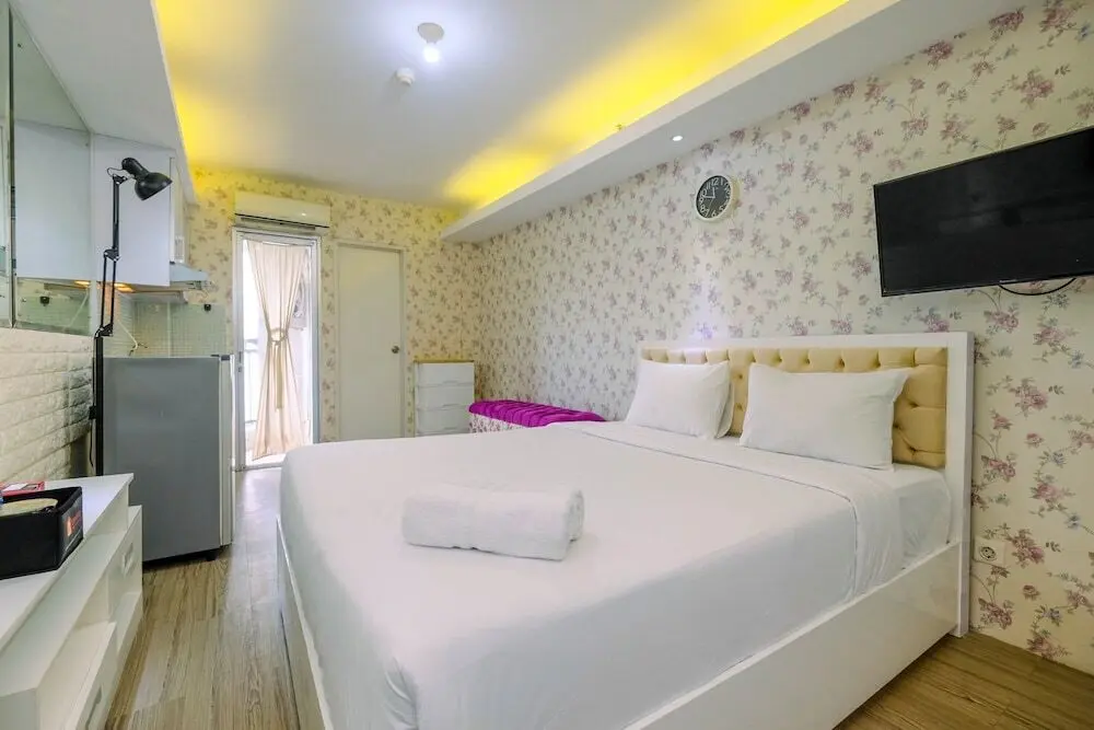 Джакарта: Compact Studio Kalibata City Apartment near Shopping Center