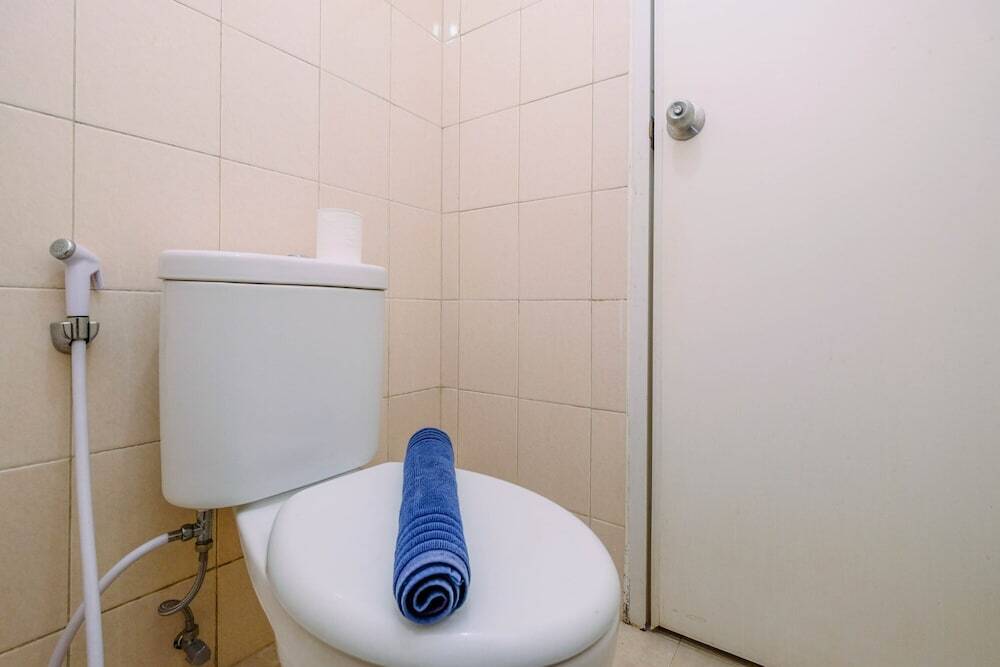 Джакарта: Compact Studio Kalibata City Apartment near Shopping Center