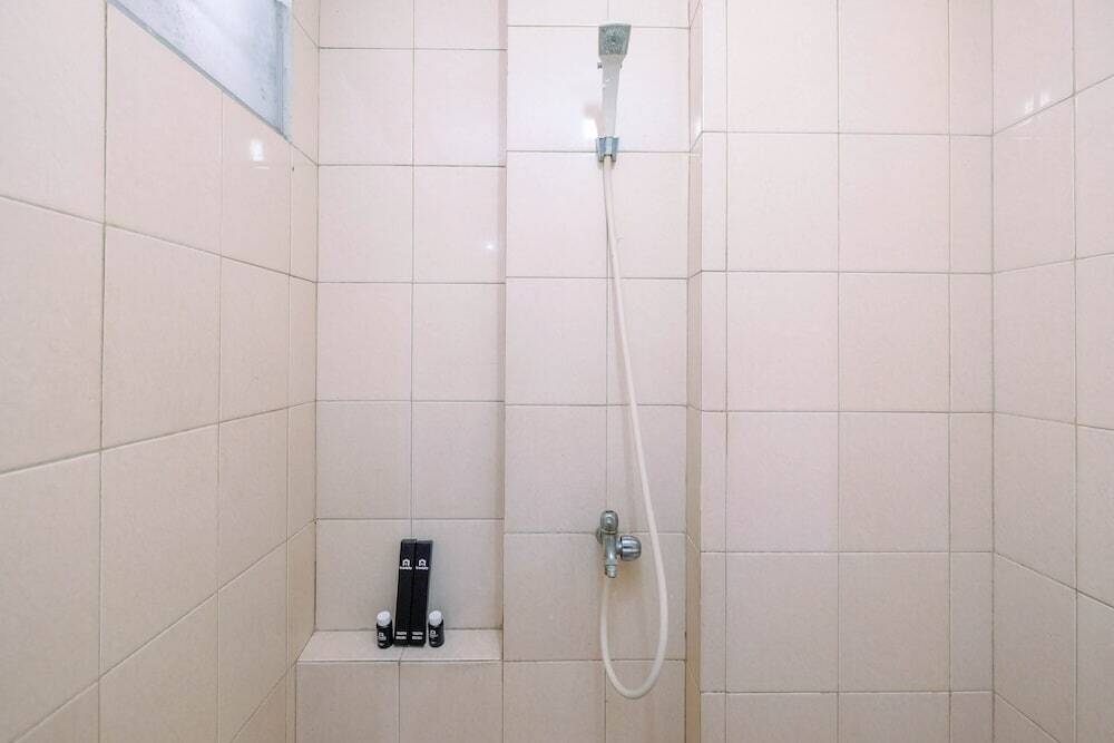 Джакарта: Compact Studio Kalibata City Apartment near Shopping Center