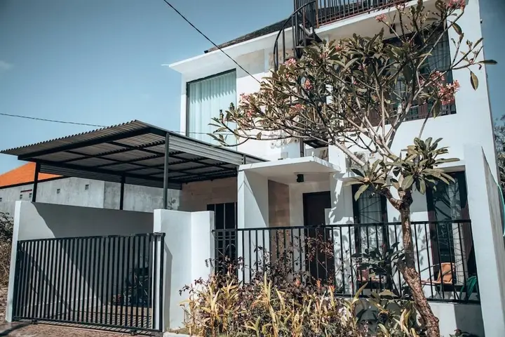 Беноа: Hidden Oasis With A Pool+balcony & Private Rooftop