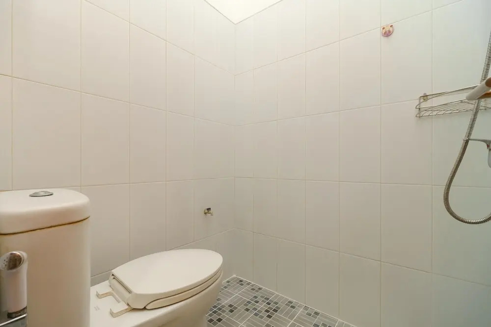 Чиребон: RedDoorz near Kejaksan Station Cirebon 2