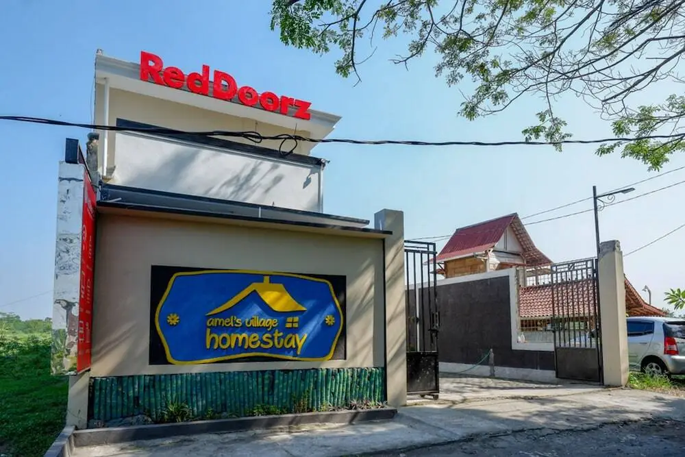 RedDoorz near Padang Golf Adisucipto — фото 1