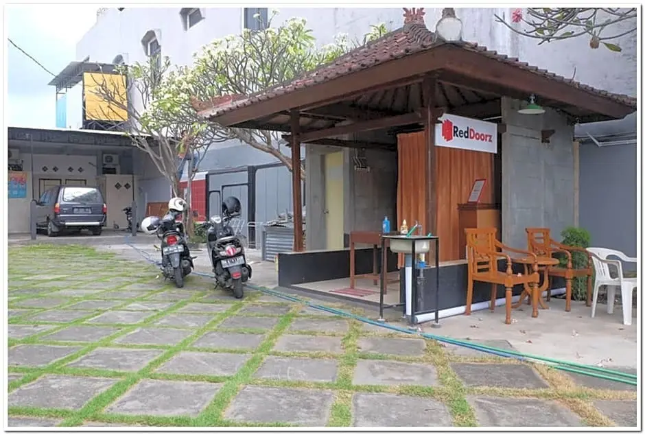 Сингараджа: RedDoorz near Penimbangan Beach Singaraja