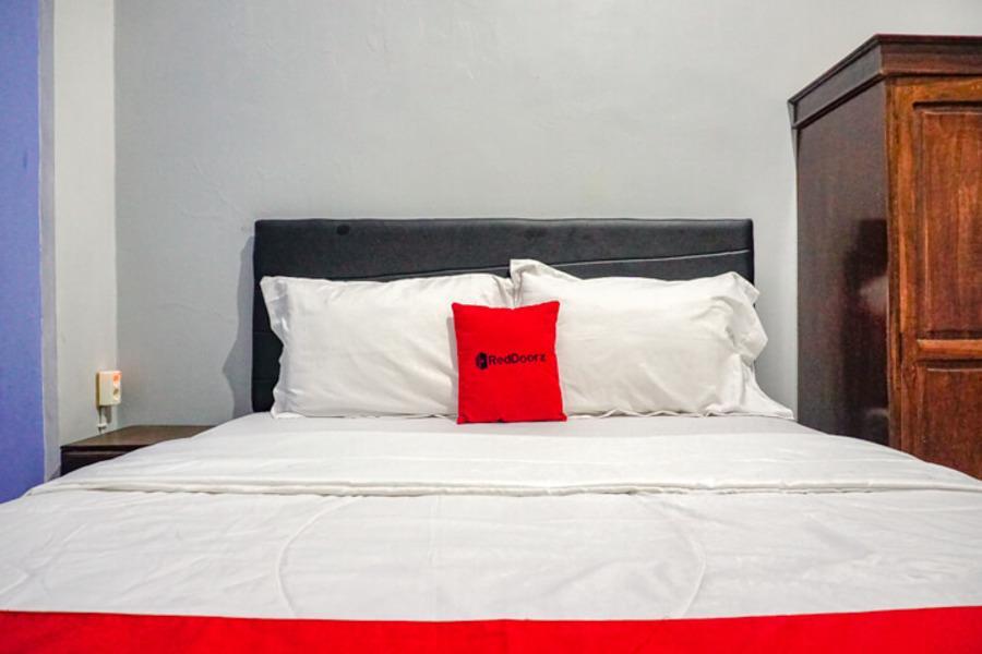 RedDoorz near Penimbangan Beach Singaraja — фото 1