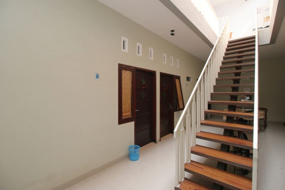 Маланг: RedDoorz Syariah near Universitas Merdeka Malang