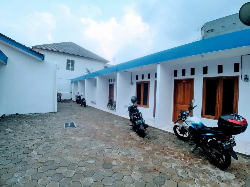 RedDoorz near Exit Toll Jatiwarna 2 — фото 1