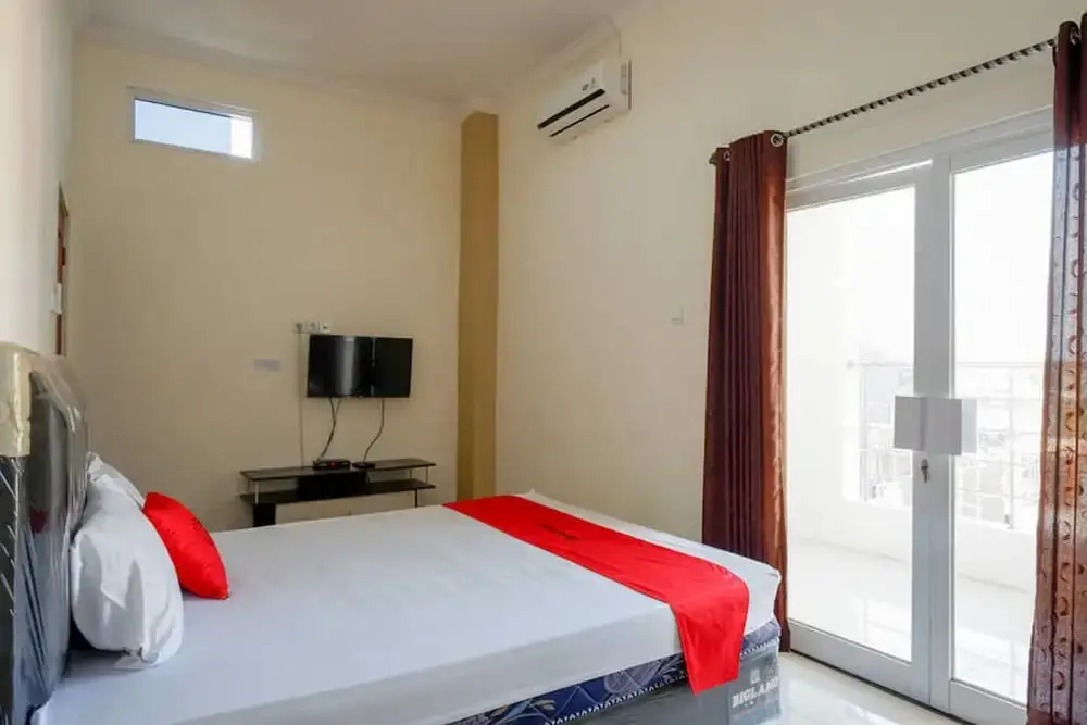 Суракарта: RedDoorz near Hartono Mall Solo